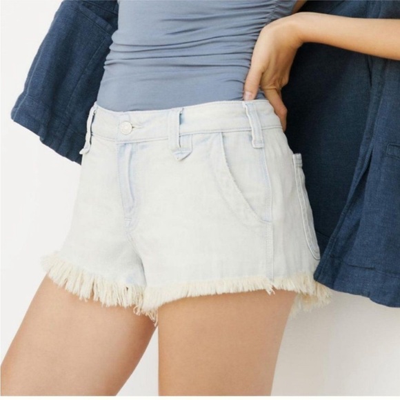 NWT Anthropologie x Pilcro Shortie Shorts Light Denim Frayed Hem 30 - Picture 1 of 8